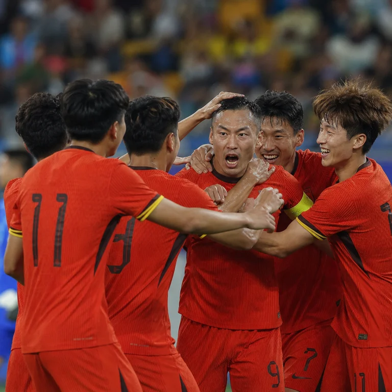 U23国足比赛现场球员庆祝进球